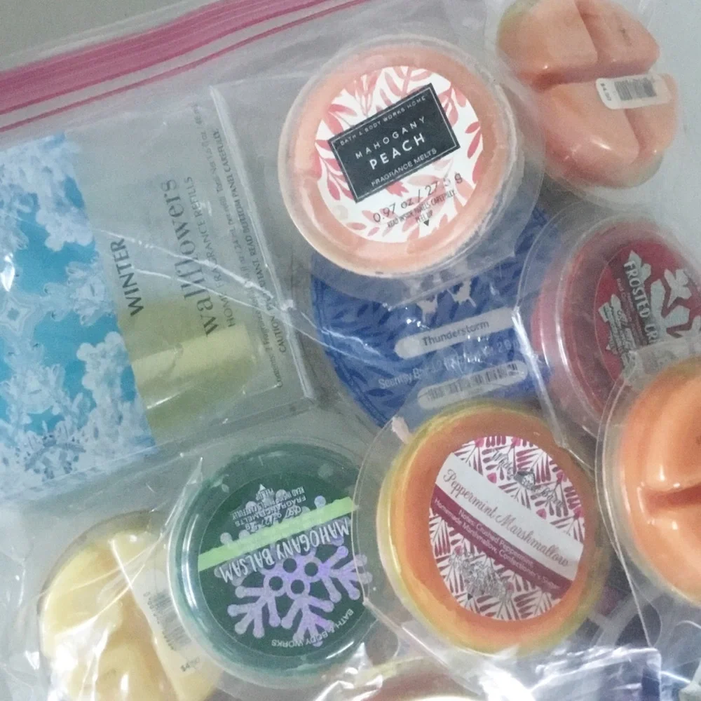Bath and Body Works Blue Wax Melt Warmer NEW With Wax Melts